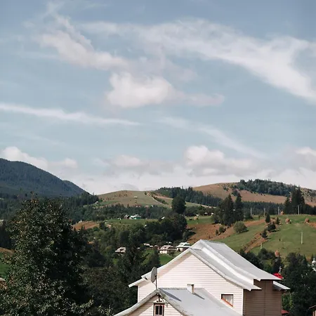 Campsite глемпінг хатинка на полонині